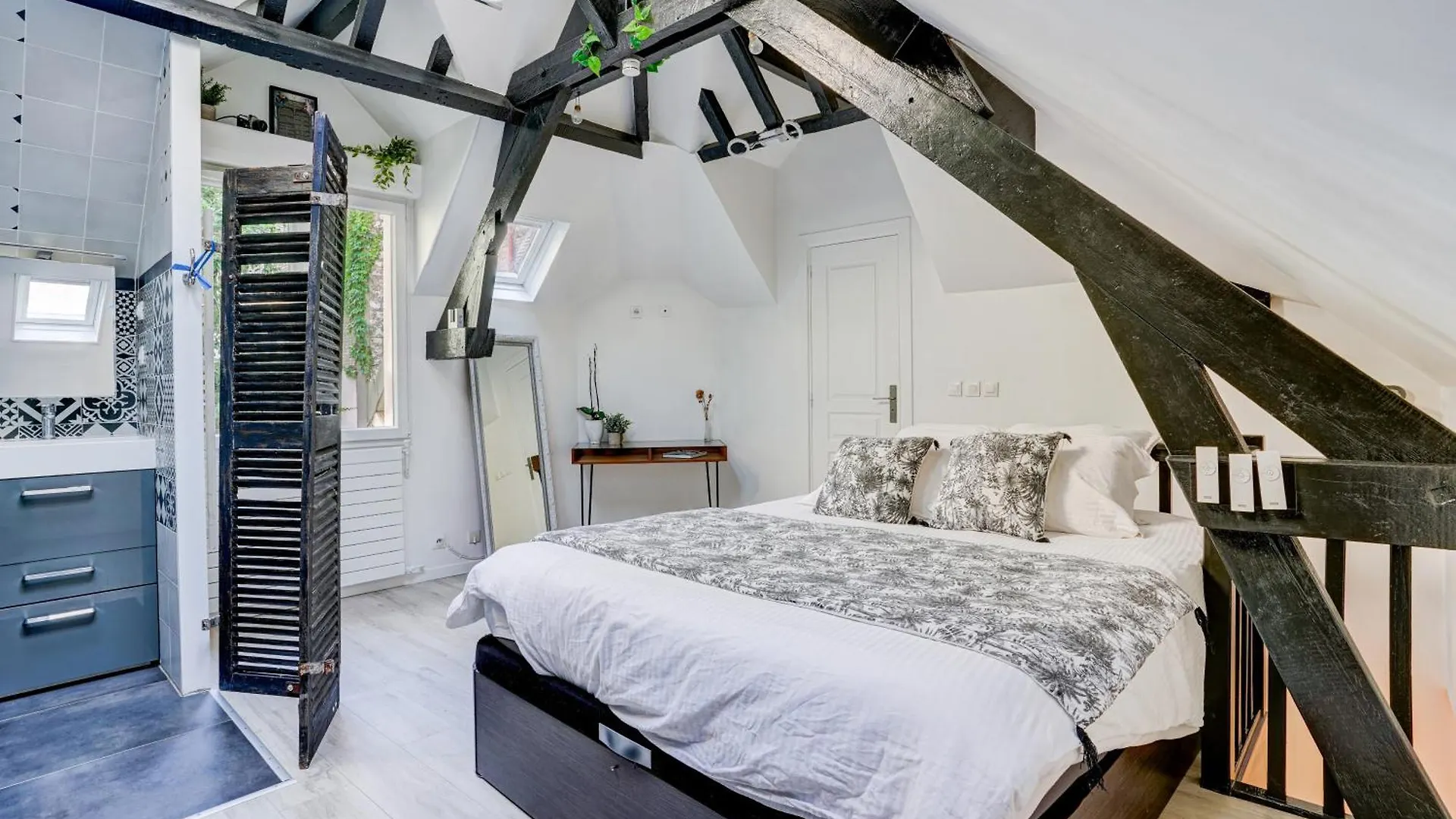 Love House - Butte Aux Cailles Paris