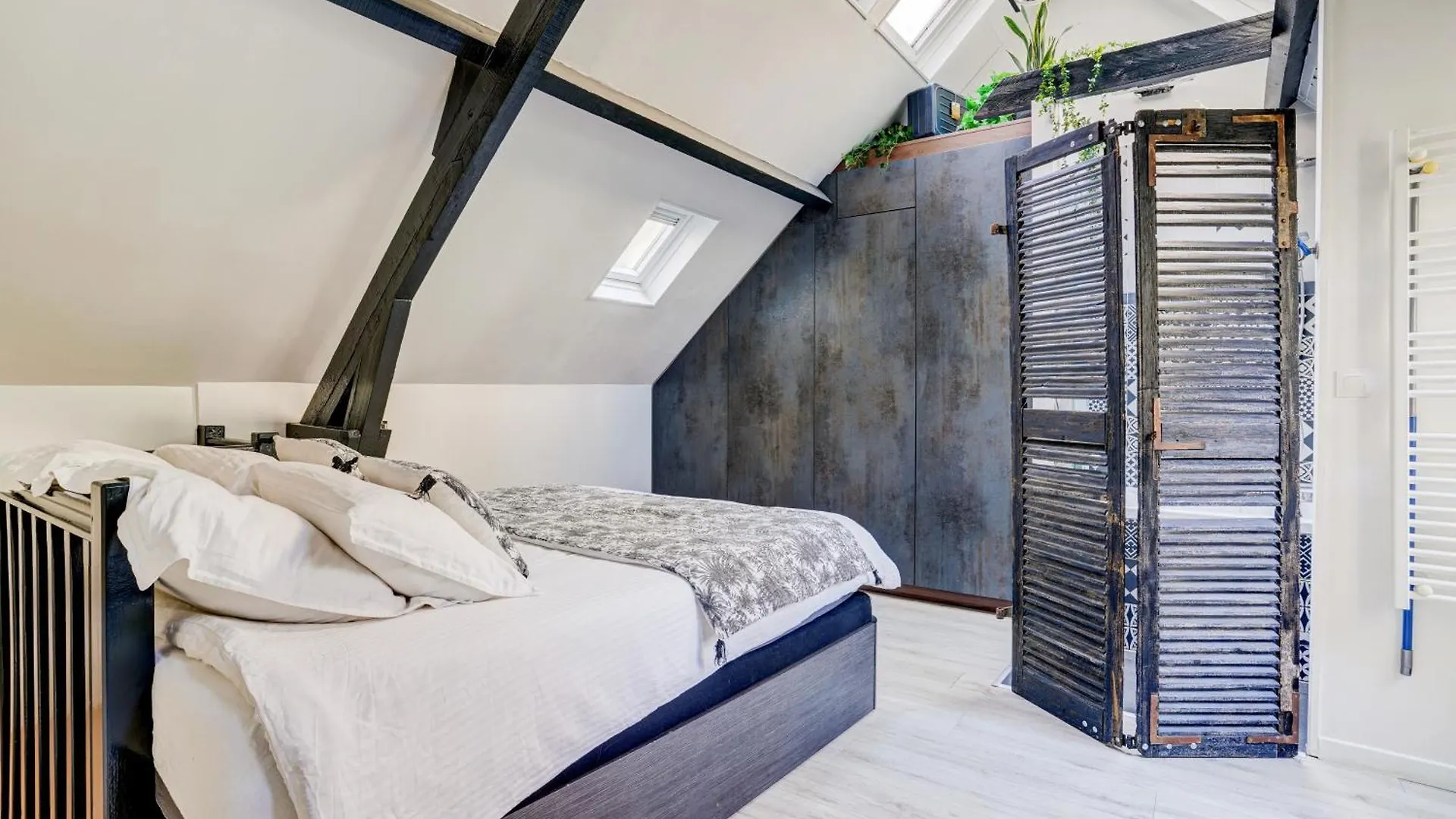 Love House - Butte Aux Cailles Paris